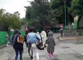 Reprimen a feministas en Ecatepec y en Atizapán, las remiten al MP