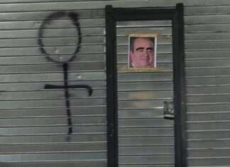 Feministas Lanzan Consignas Contra Maurilio Hernández, lo Acusan de Abusivo Contra las Mujeres