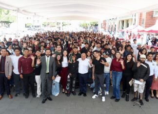 El Presidente Raciel Pérez Cruz Entrega Apoyos del Programa «Juventudes Haciendo Historia»